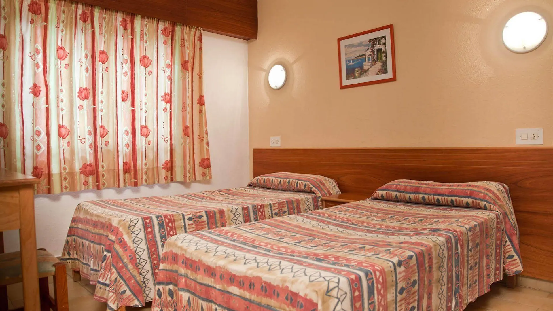 Apartamentos Mira Mola Figueretas